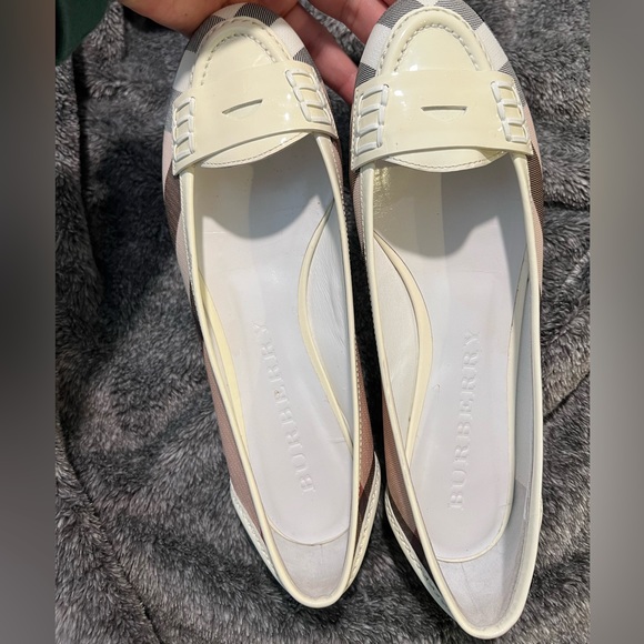 Burberry Flats size 38 - Picture 6 of 9